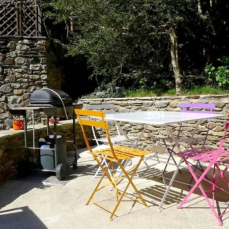 Dom wakacyjny Maison Spacieuse A Avec Jardin 120 M² Saint-André-de-Valborgne